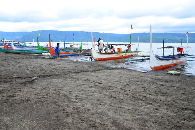Private Tour: Tagaytay Midlands & Taal Volcano Boat Ride - The early start and the long road from Manila