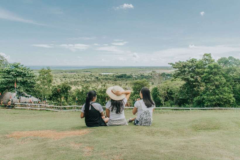Puerto Princesa: Half-Day City Tour with Optional Massage - Crocodiles and rescued animals at the wildlife center