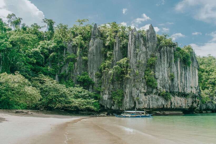 Puerto Princesa: Underground River, Zipline, Paddleboat Tour - What makes the cave visit special