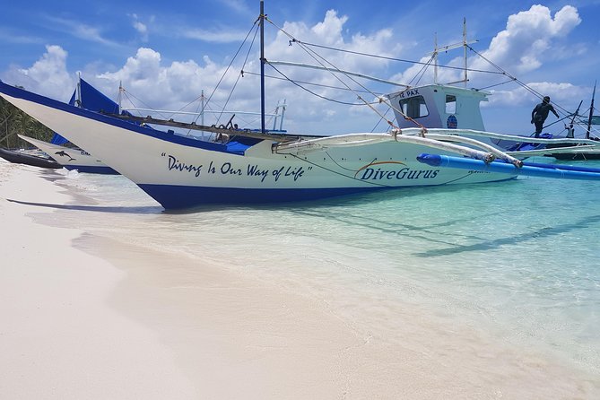 Scuba Diving in Boracay: SSI Basic Diver for Beginners - The 10 to 15 minute boat trip to the site