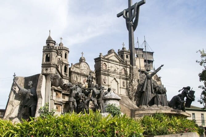 Small Group Cebu City And Uphill Mountain Tour - Temple of Leah trades flowers for grand architecture