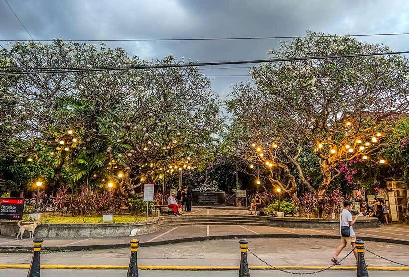 Solo Traveler Friendly Manila Walk w/ Mobile Photography - Meeting at Manila Cathedral in Intramuros