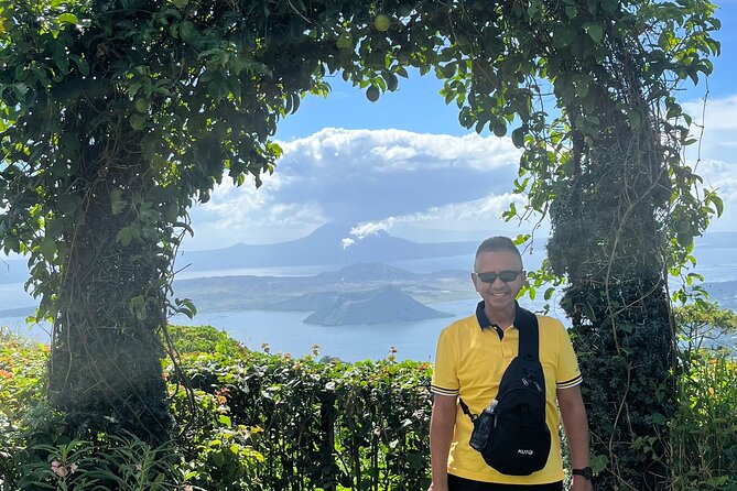 Tagaytay Day Tour sightseeing with Panoramic Taal volcano view - Taal Volcano panoramas and the optional lake outing
